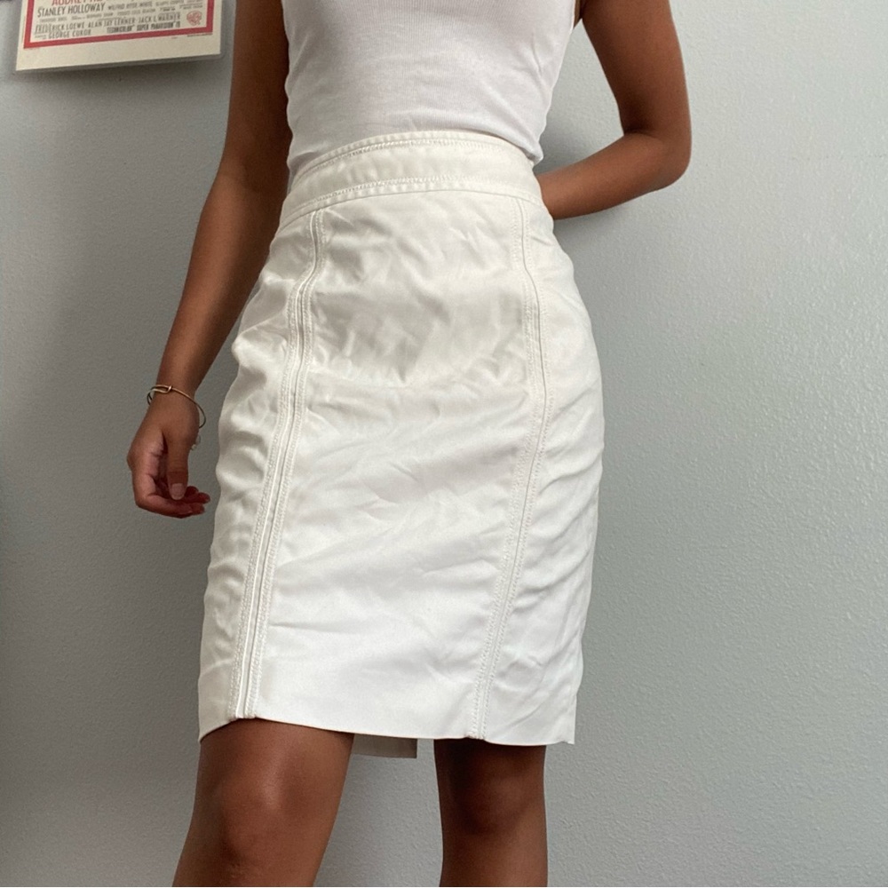 Elegant white pencil skirt 🤍